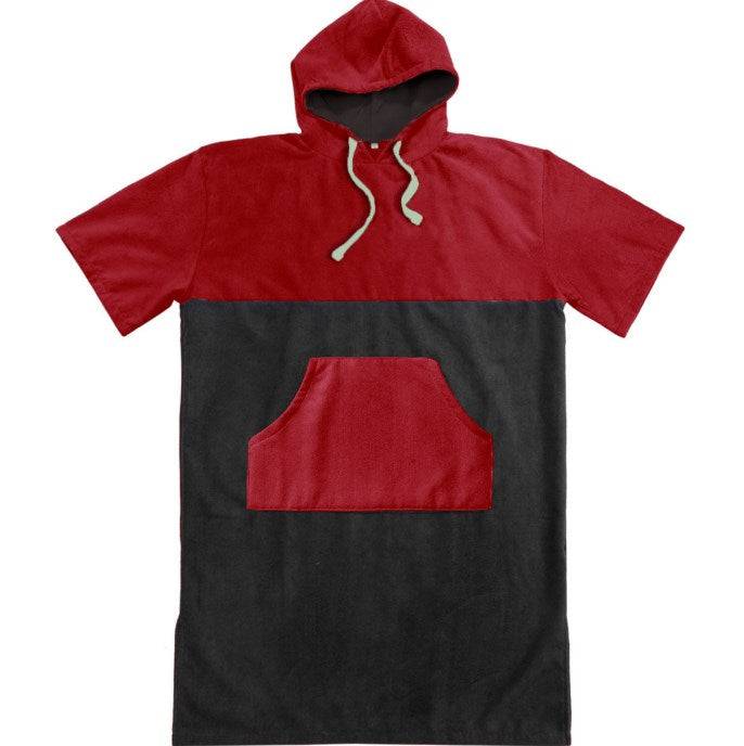 Poncho til isbading Skifteponcho i rødt og grått til isbading laget av miljøvennlig tykk mikrofiber