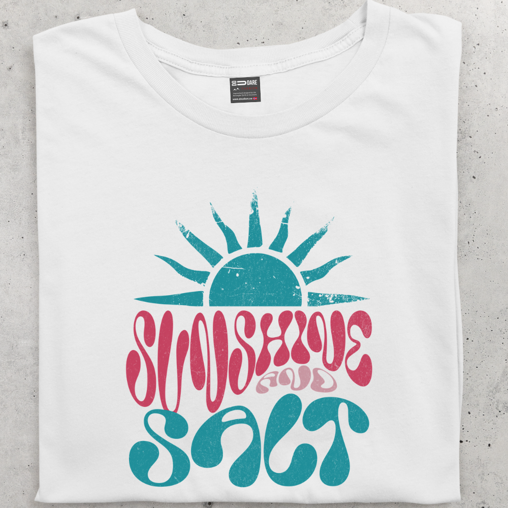 Sunshine and Salt T-skjorte med trykk i retrostil.
Hvit dame
T-skjorte