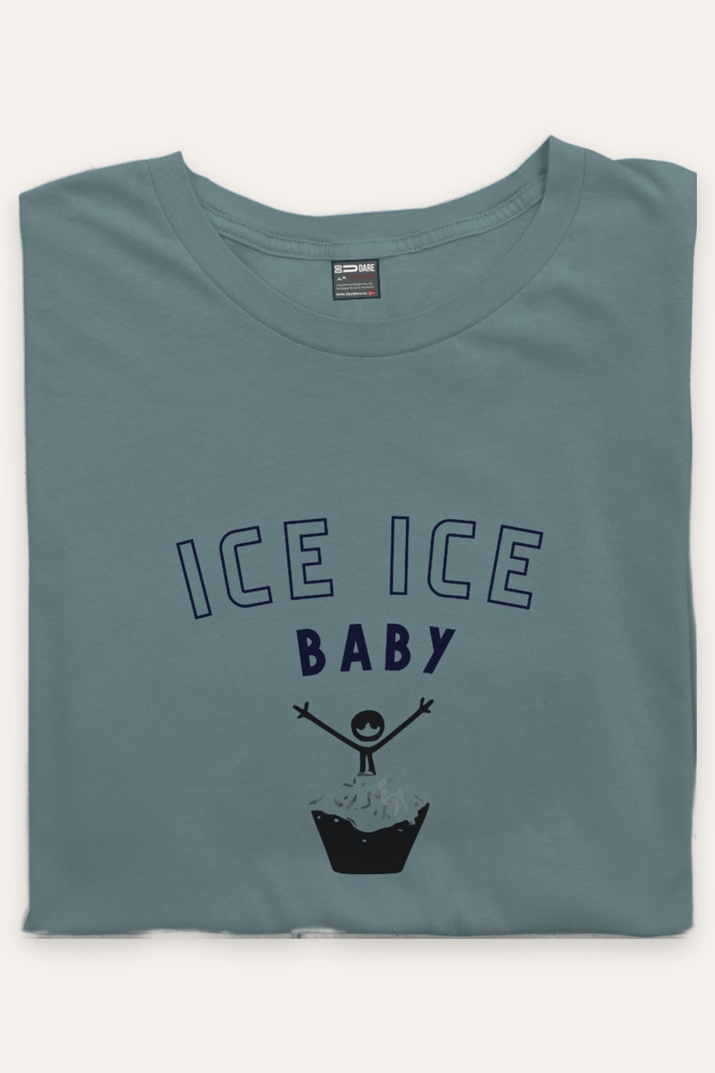Sammenbrettet Ice Ice Baby Isbading t-skjorte unisex i dusty blue – viser trykket – Fjord Vibes