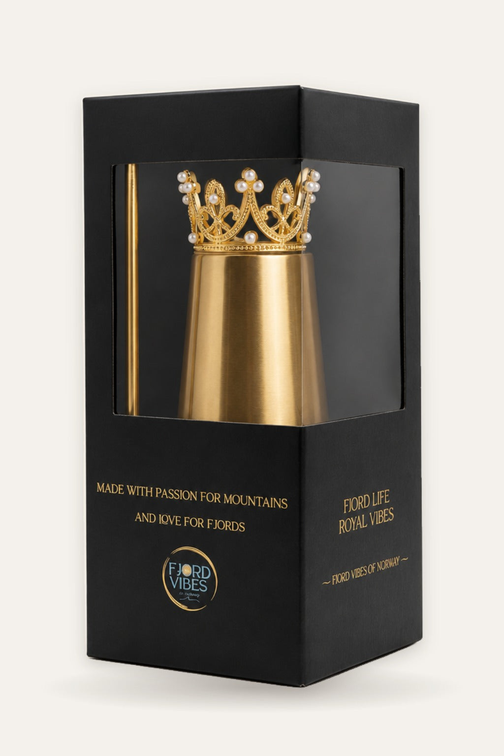Prosecco termokopp i gull med gullfarget prinsessekrone i svart gaveeske med vindu, gullfarget sugerør i hjørnet – Fjord Vibes