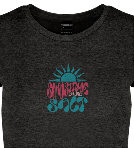 Sunshine and Salt T-skjorte med trykk i retrostil.
Charcoal farge dame
T-skjorte