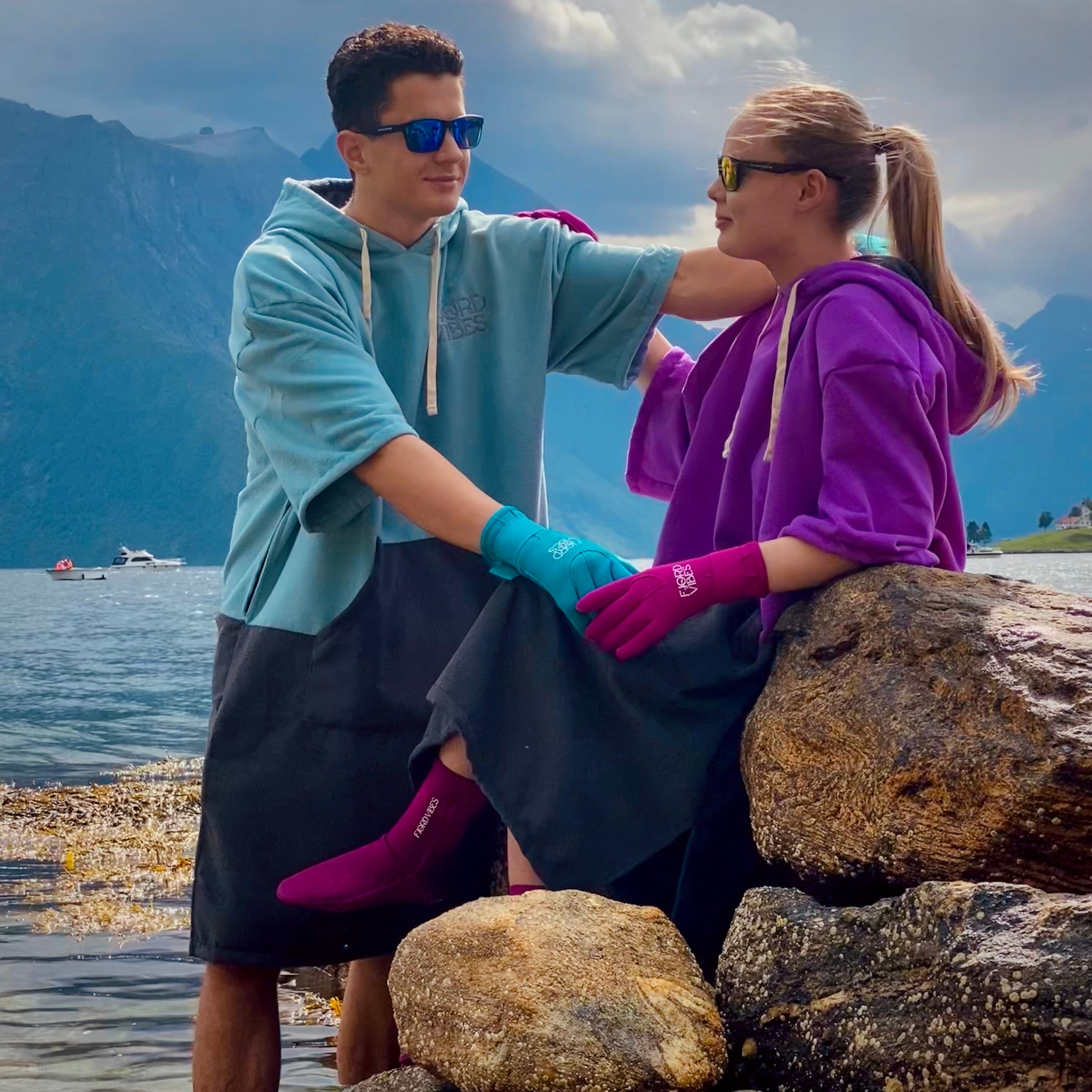 Poncho til isbading Salty but Sweet™ FjordRobe skifteponcho i miljøvennlig microfiber, FjordVibes Glacier-blå / grå - DoUdare